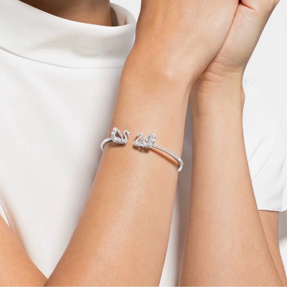 NWT! Swarovski Floating Diamonds Silver Swan Bracelet Adjustable - Picture 5 of 7